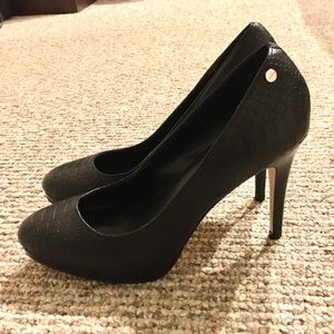 Calvin Klein Black Snakeskin Platform Pumps 9.5